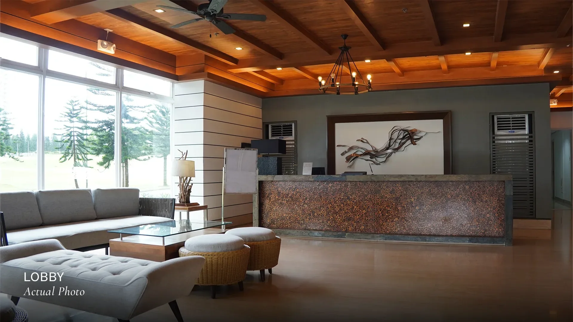 The lobby at Cool Suites.