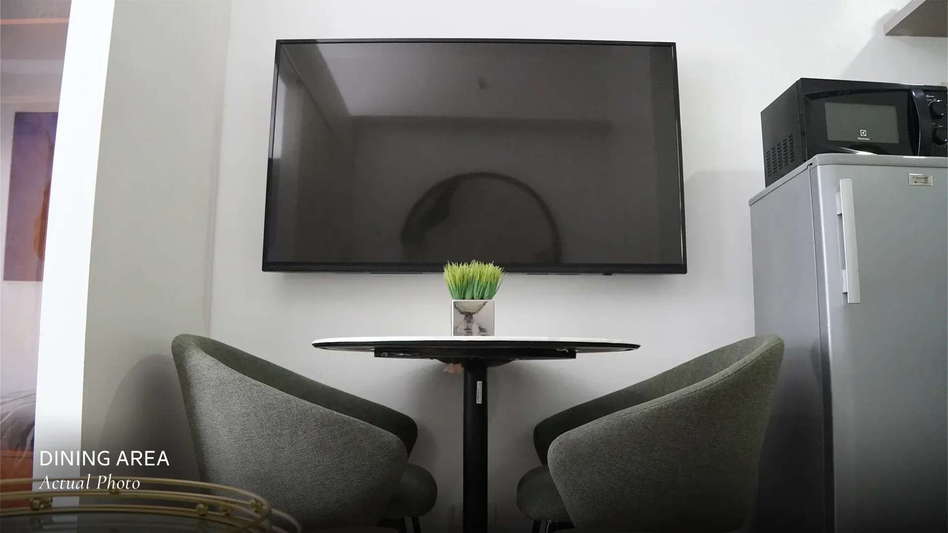 A unit dining area at Cool Suites.